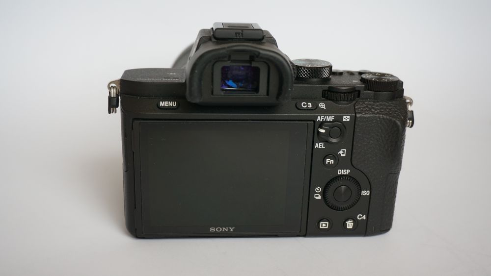 Sony alpha 7ii и sony 28-70 на 6000 кадъра. Като нов
