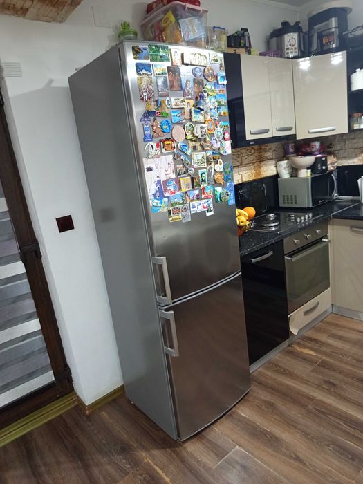 Vând FRIGIDER Whirlpool