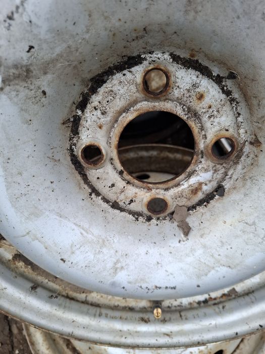 Vand 4 jante R 15 dacia logan van de greutate bune fara defecte