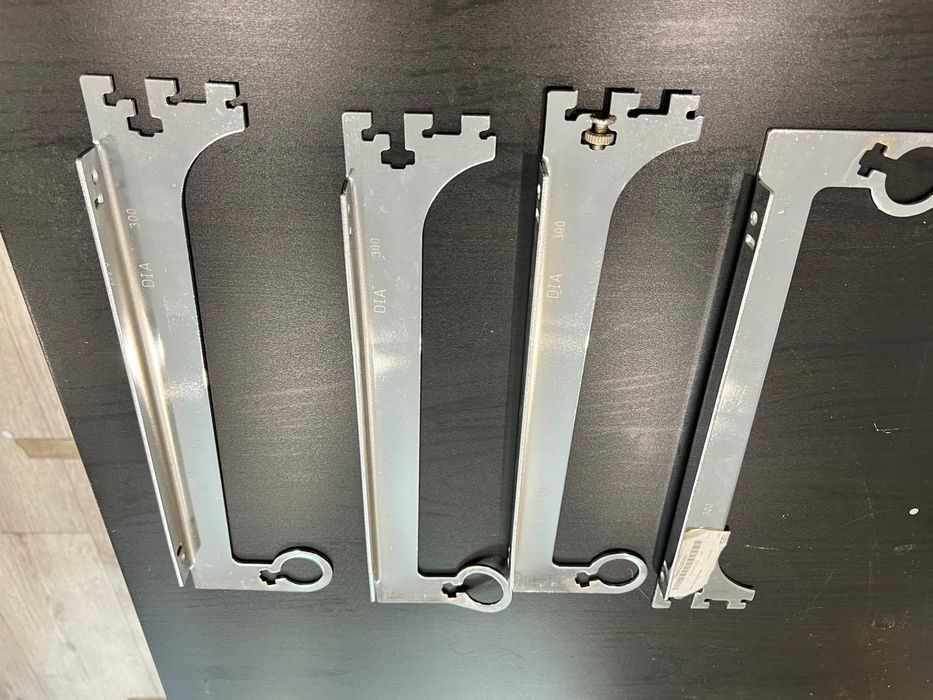 Крючки для экономпанелей