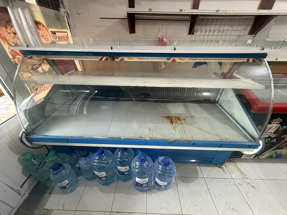 Витрина холодильник