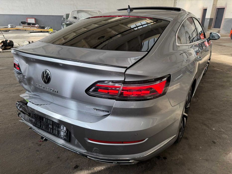 Volkswagen Arteon avariat