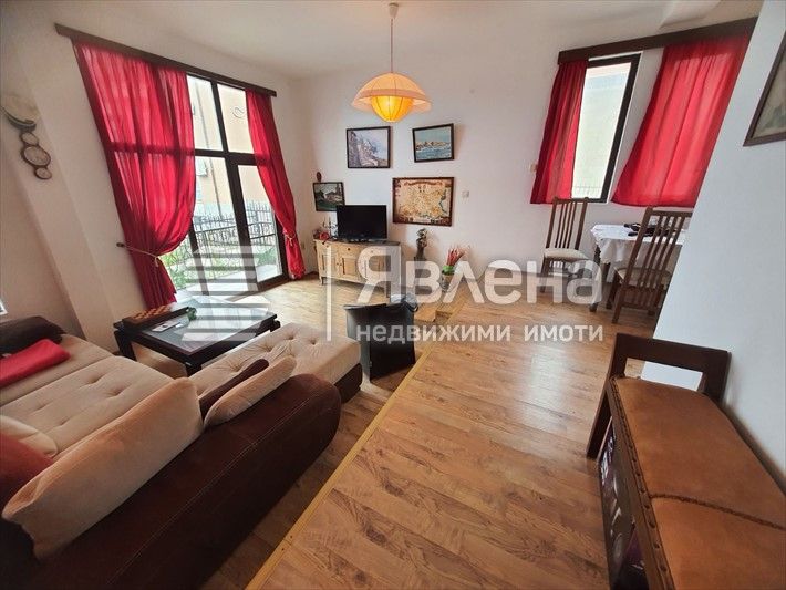 Продава се Тристаен апартамент в Царево - 108 кв.м за 1019 €/кв.м - Снимка #2
