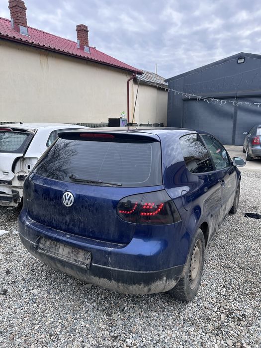Dezmembrez golf 5 V 1.4 benzina