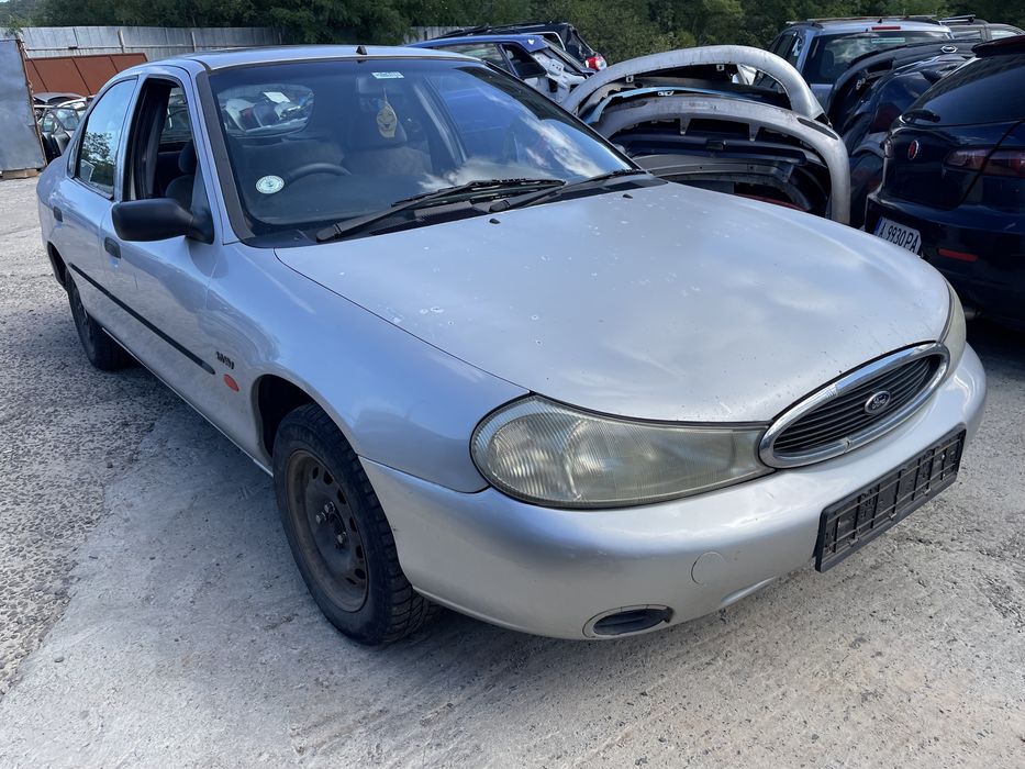 Ford Mondeo 2.0i 130кс 1999г На Части