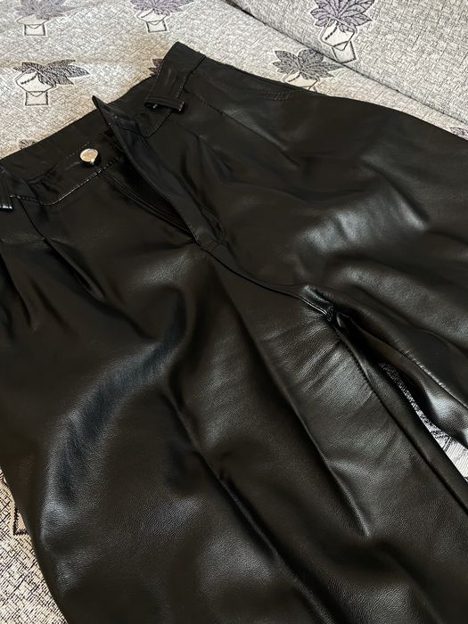 Брюки кожанные.