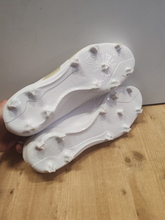 Ghete fotbal Adidas Predator