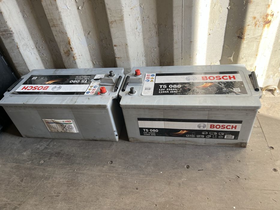 Два аккумулятора Bosch 225 а/ч