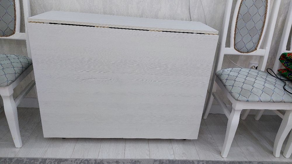Продам стол и стулья