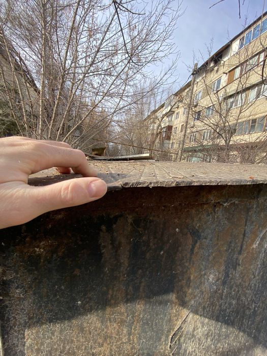 Мощный железный гараж