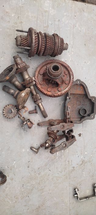 Продам внутренности коробки пассат б3-4.