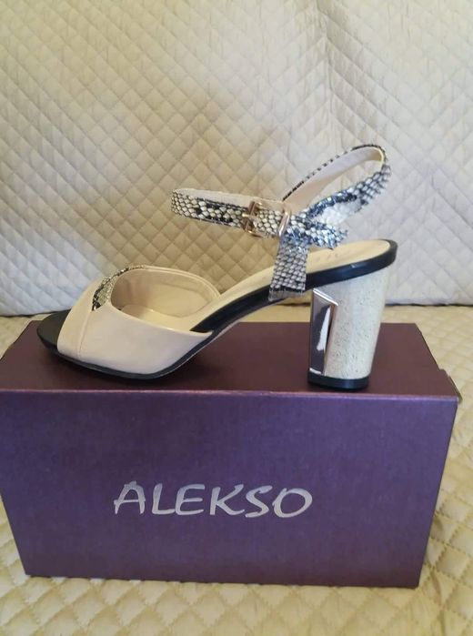 Бежови Дамски обувки Алексо Номер 38