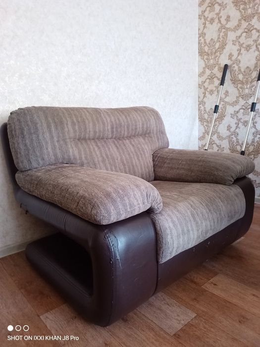 Отдам за спасибо диван и кресла