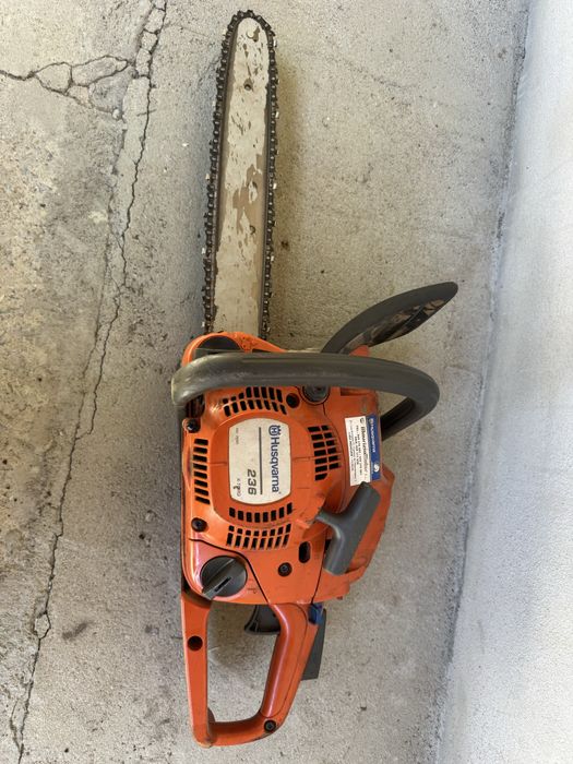 Vand drujba Husqvarna 236 x-torq pentru reparat sau piese