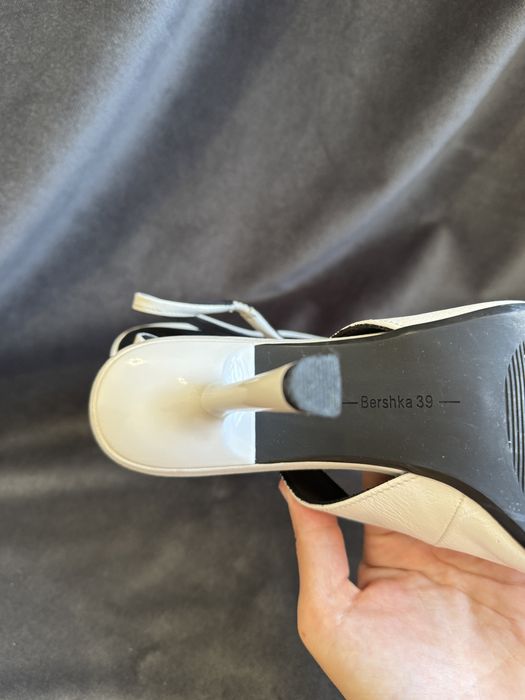 Продам Туфли белые