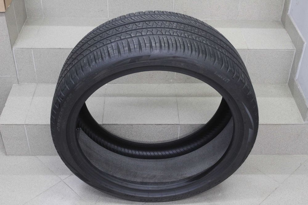 285/35-22 Pirelli Scorpion Zero Tesla