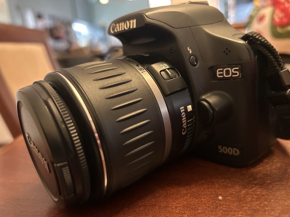 Продавам фотоапарат Canon 500D в много добро състояние