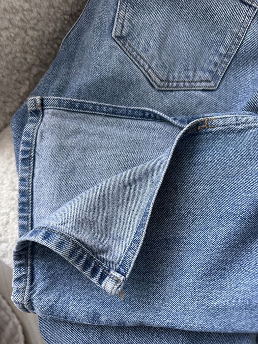 Blugi cu talie medie si despicatura Mango