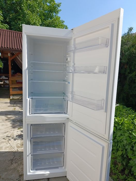 Combina frigorifica nofrost INDESIT
