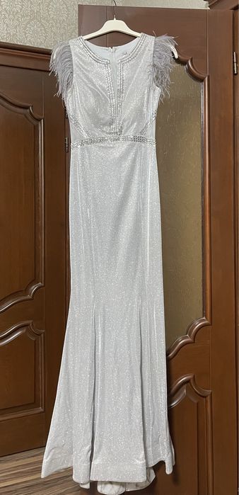 Блестящее платье