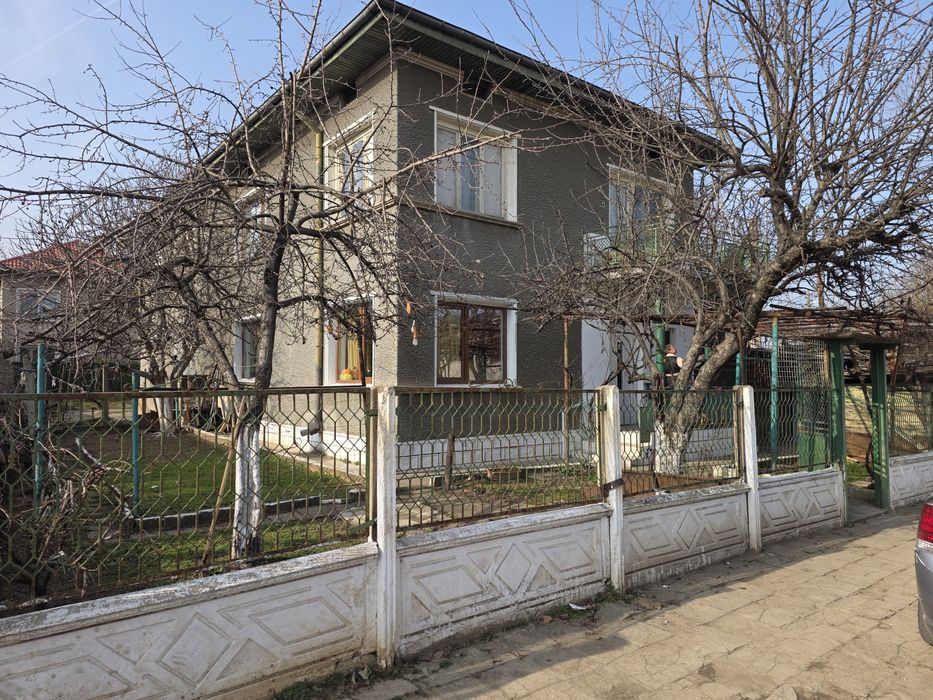 Продава се Къща в Монтана, Парта 2 - 140 кв.м за 601 €/кв.м - Снимка #1