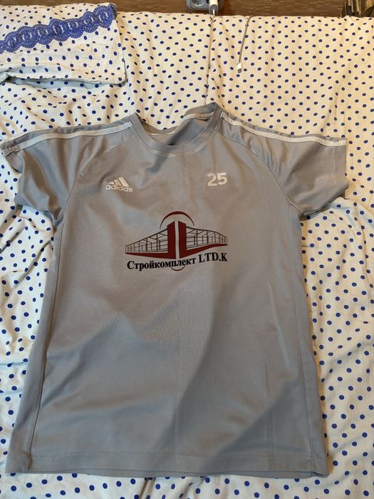 Футбольные футболки