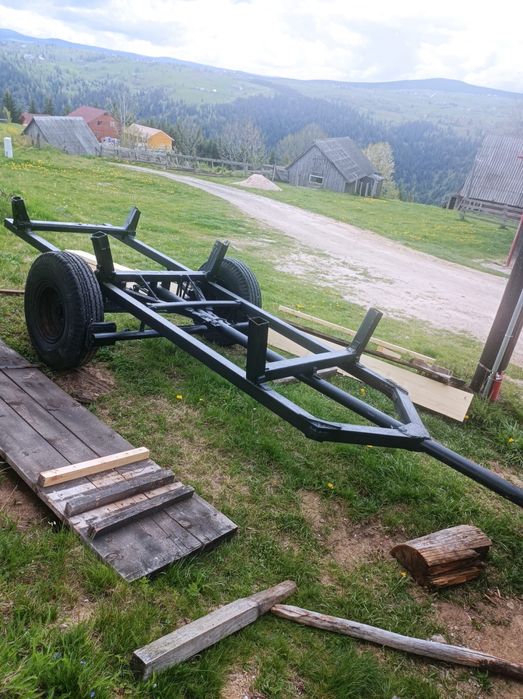 Vând remorcă pentru tractor