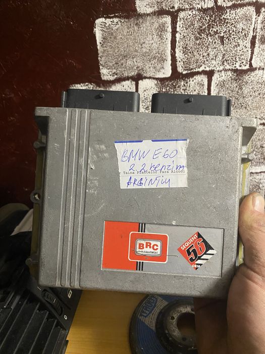 Dezmembrez bmw e60 2.2 i
