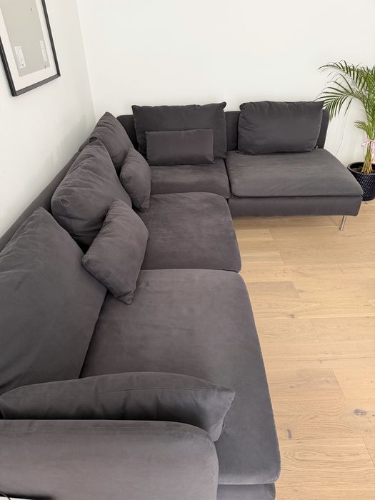 Canapea gri inchis ikea