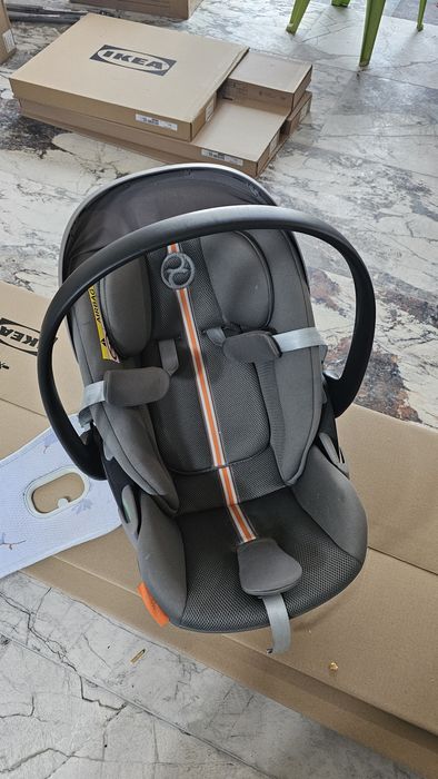 Столче с База за кола Cybex Gold
Cloud G i-Size