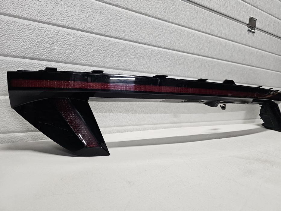 Stop spate central hayon Hyundai Tucson 4 cod : 92403N7120