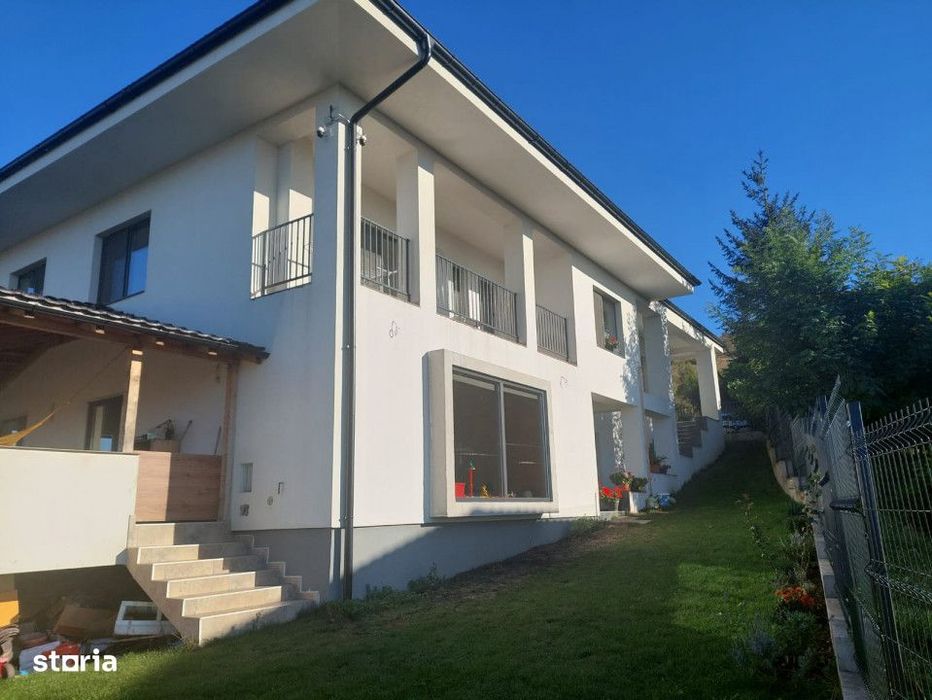 Casa finisata, doua unitati locative, la cheie, Dezmir - Planoare