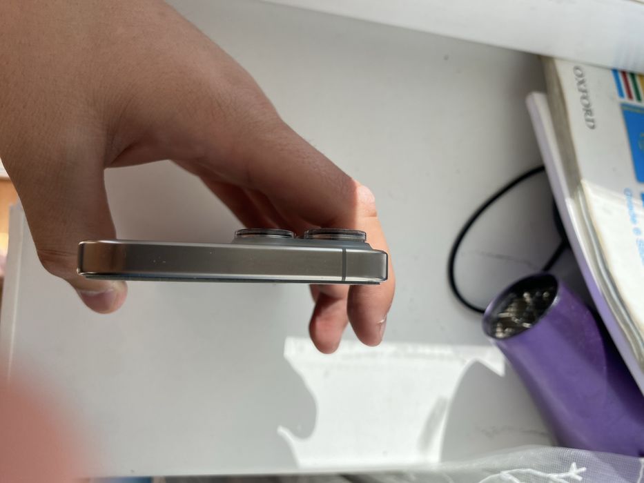 Продам iPhone 16 Pro Max 256 GB eSIM в серебристом цвете