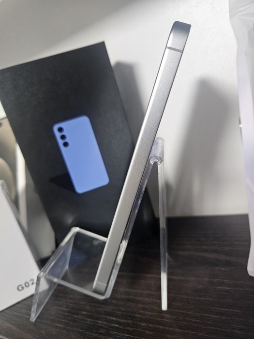 Magazin ca nou impecabil Samsung S24 FE 128GB 8GB  1an garantie casti wireless Husa si Folie Cadou