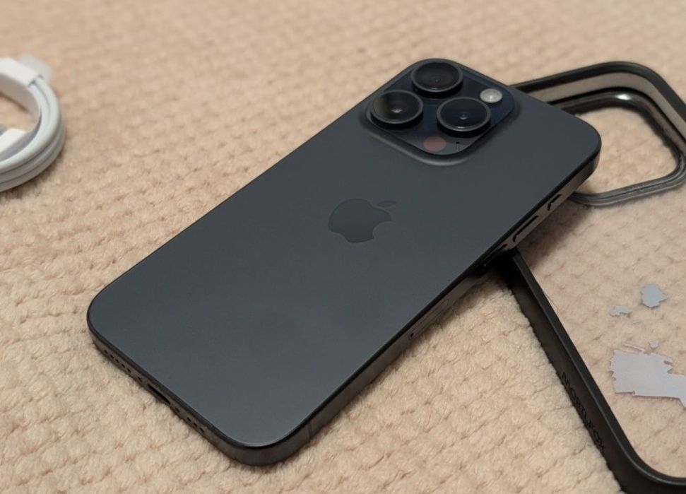 Piese iPhone 15 pro placa baza camere carcasa