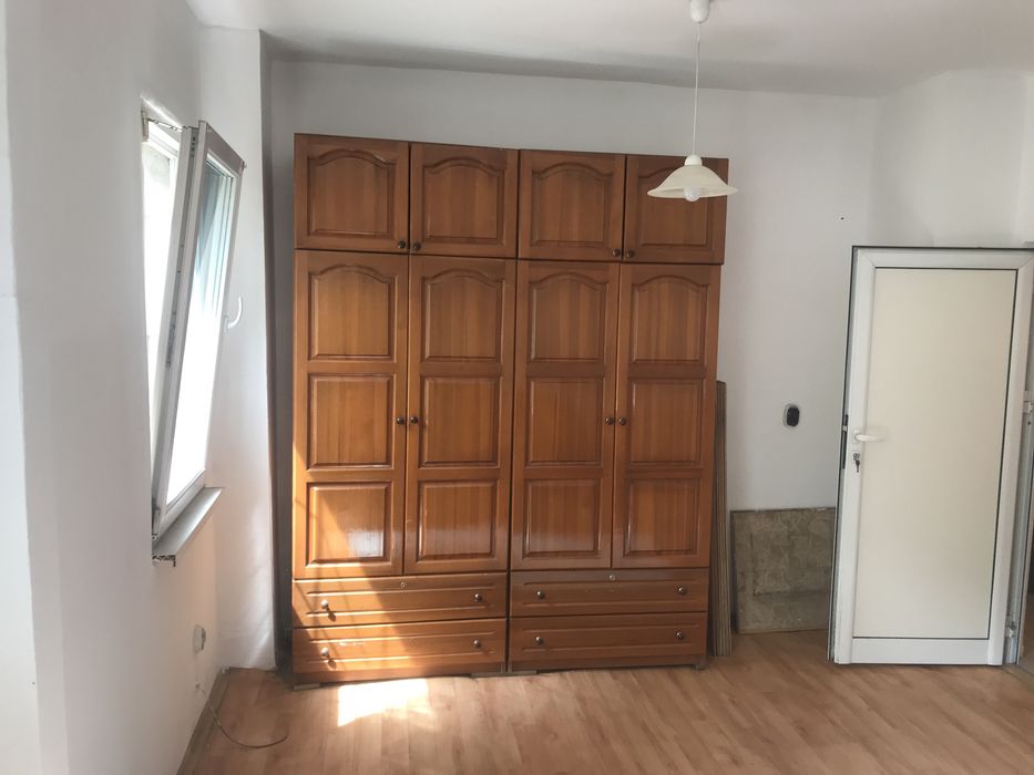 Собственик    продава    3    стаен      в      Пловдив      .