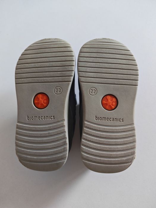 Pantofi Biomecanics mărimea 22