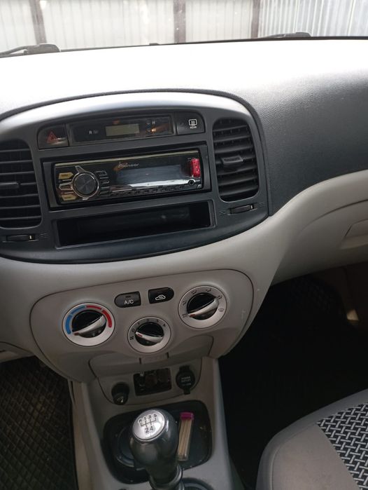 Vând Hyundai accent