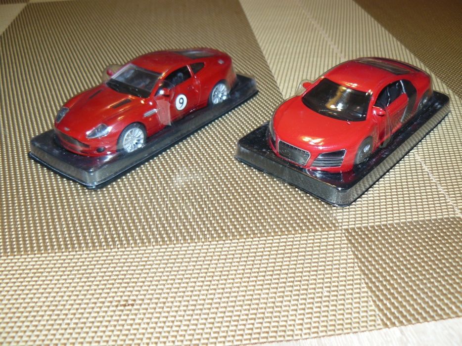 Machete De Colectie Auto Modele Sport De La "AMERCOM" Scara 1:43,Noi