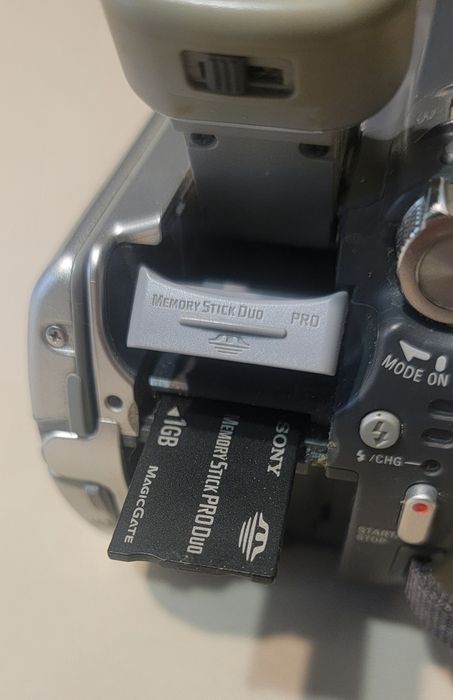 Sony DCR-DVD 505E / Видеокамера Сони