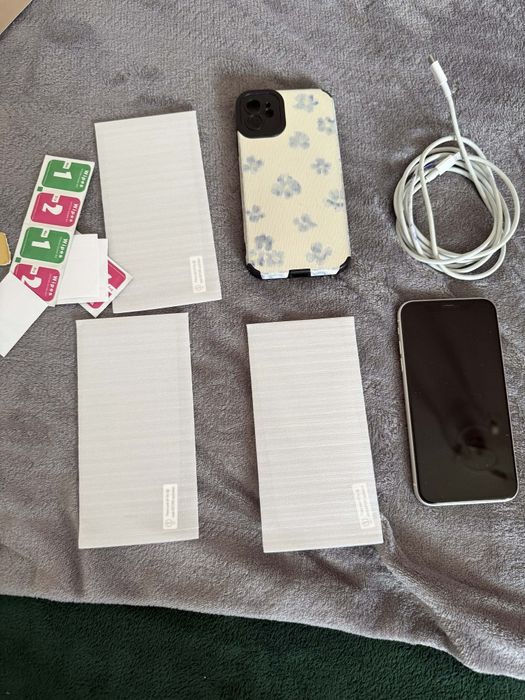 iPhone 11 128gb alb in condiție perfecta