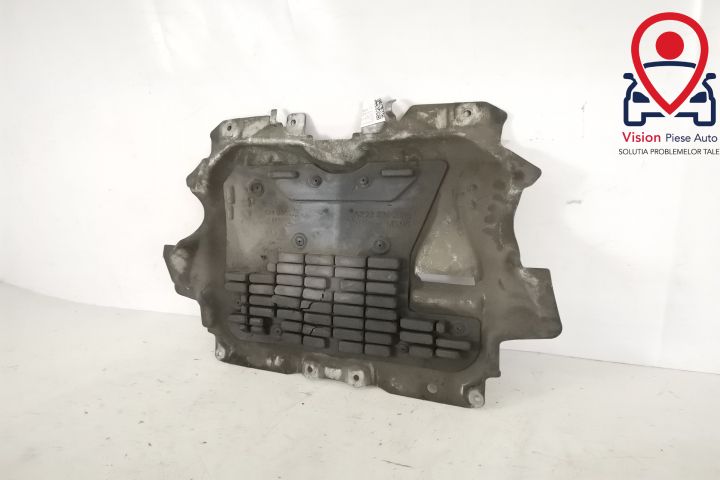 Метален Двигателен Щит Оригинален В Добро Състояние Мерцедес-Бенц / Me