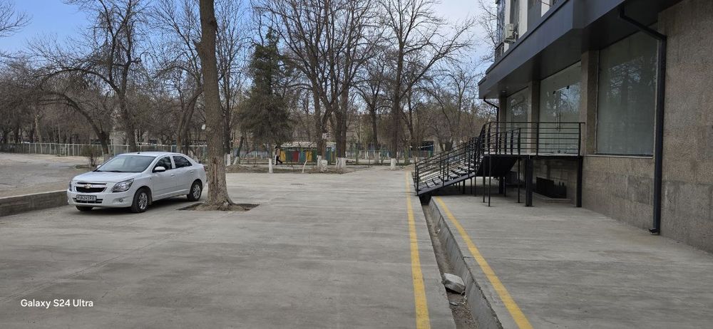 Ижарага берилади.Магазин, офис, фасфут ва бутик хаммасига тугри келади