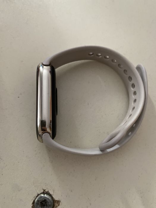 Продаю Xiaomi Mi band 8