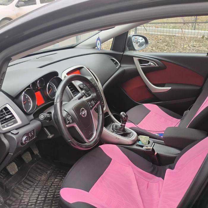 Vând Opel Astra j