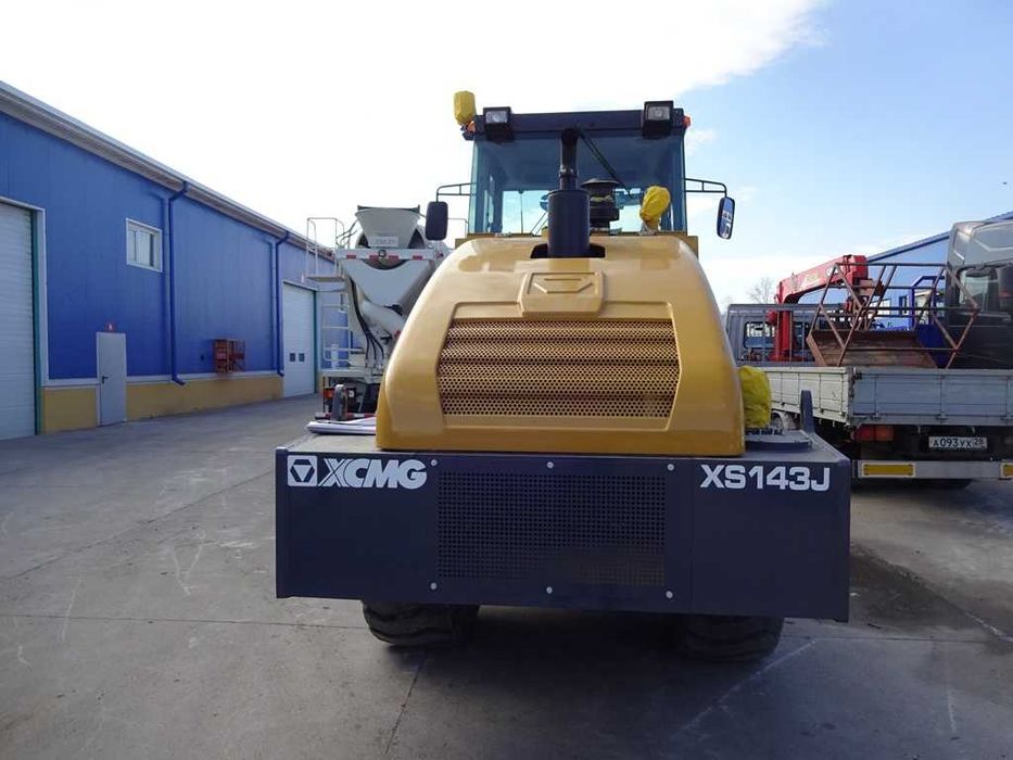 Сотилади Каток одно вальцовый XCMG XS143J  14 тон вибра