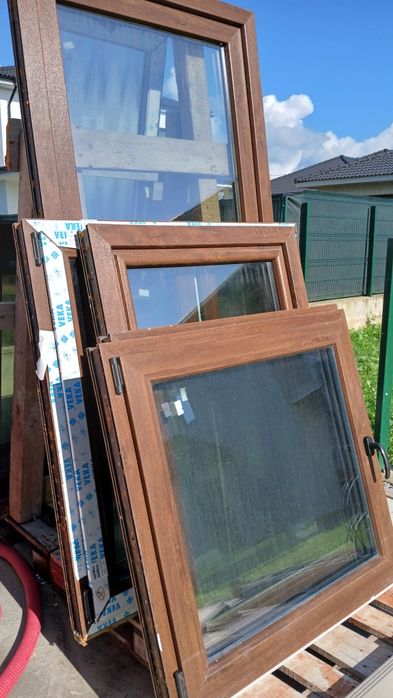 Vând 9 Geamuri second-hand