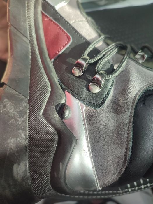 Дамски спортни боти