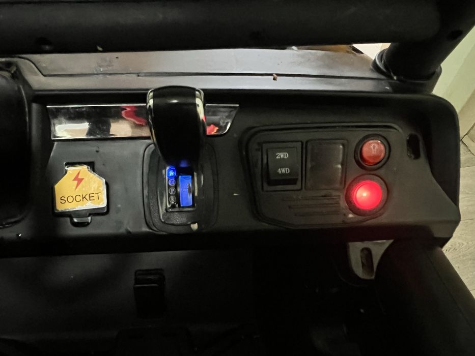 Машинка детская б/у