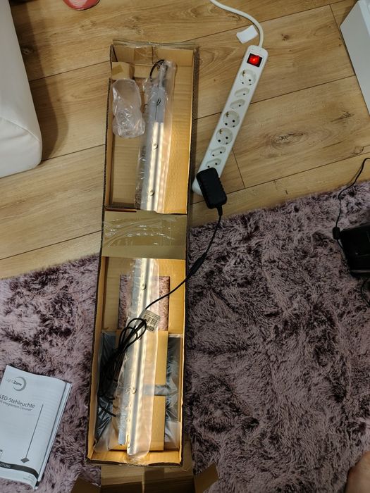 Lumini de colt camera